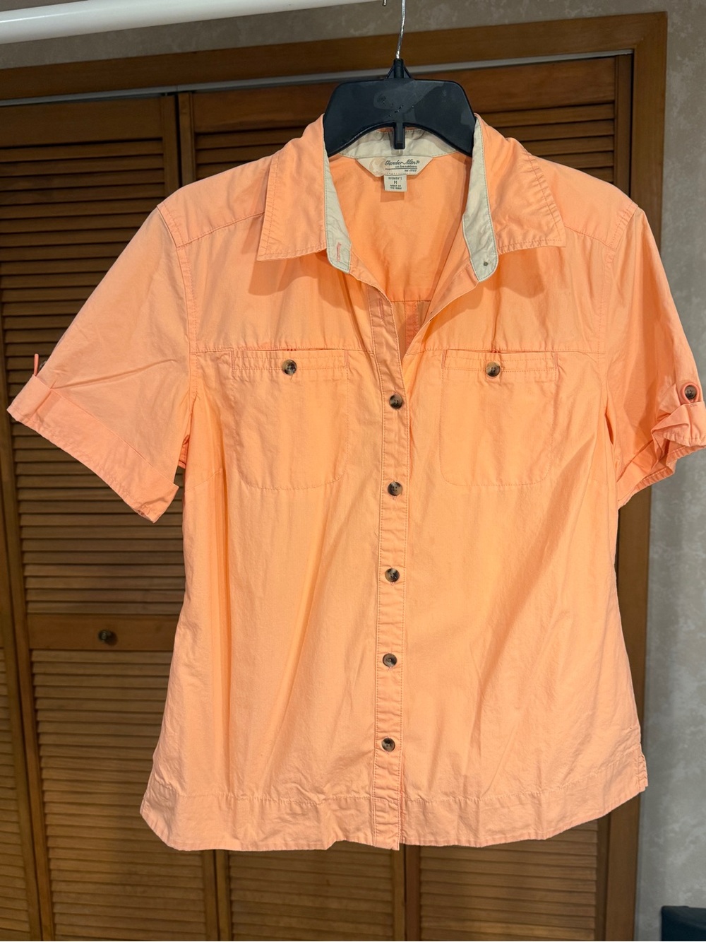 Jurassic Cosplay 90s Universal Bounding Light Coral Short Sleeve Button-Up Shirt - Picture 3 of 13